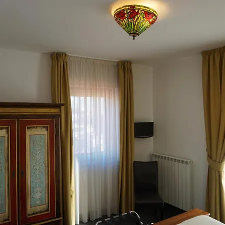 Luxury Dimora Albani B&B 3*
