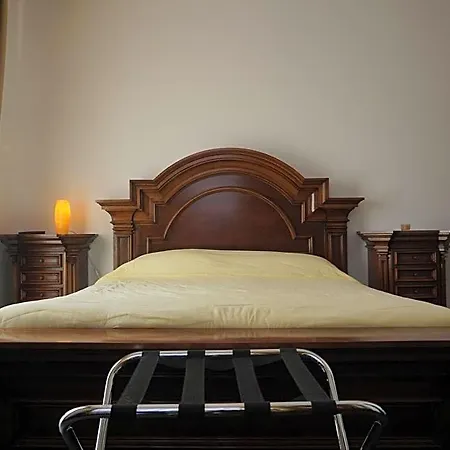 Alojamento de Acomodação e Pequeno-almoço Luxury Dimora Albani