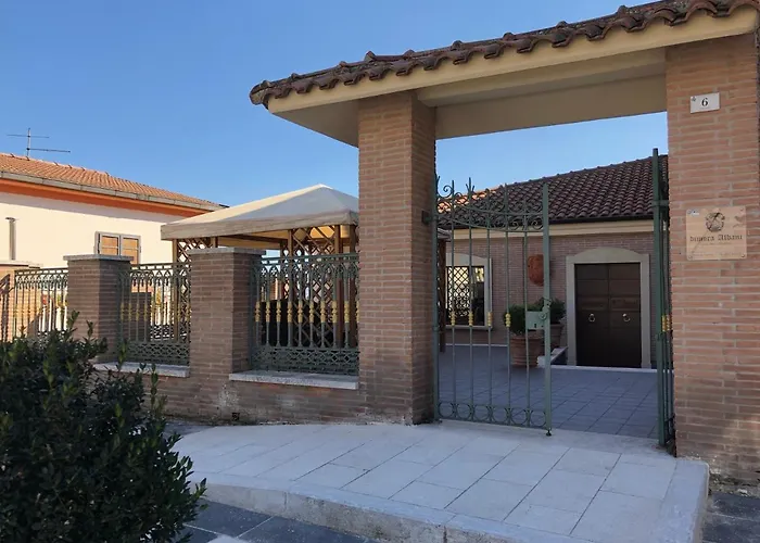 Nocleg ze śniadaniem Luxury Dimora Albani 3*